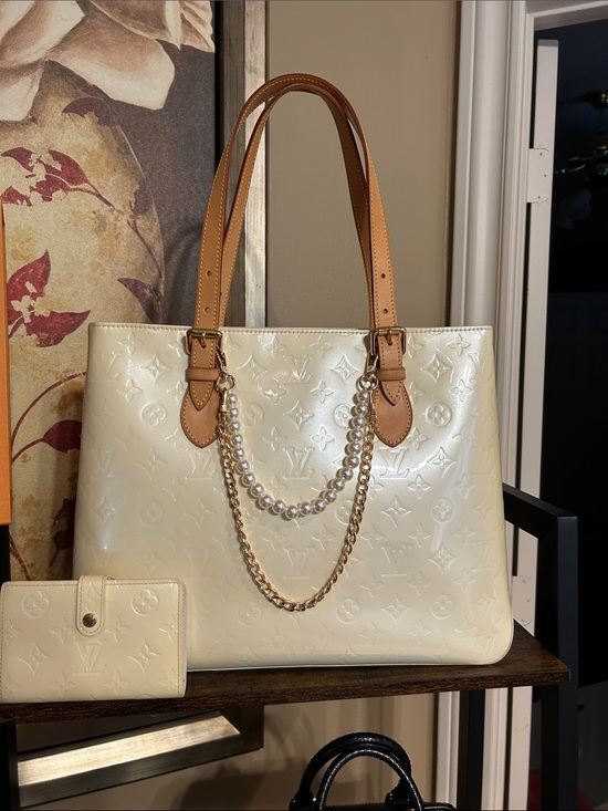 Louis Vuitton Handbags - Louis Vuitton Perle Monogram Vernis Brentwood Bag